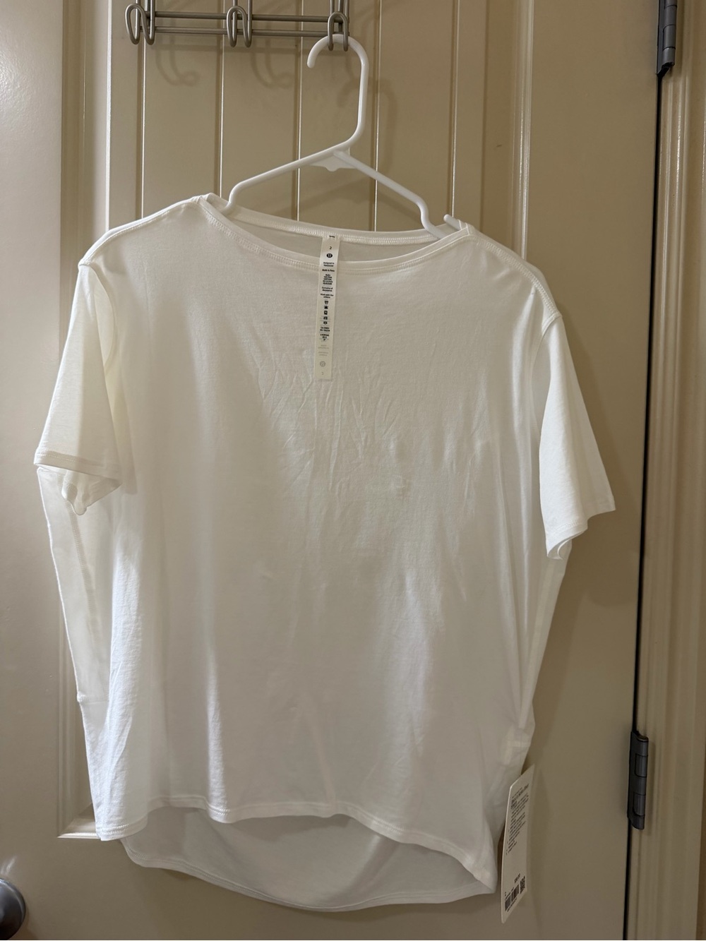 lululemon athletica back in action short sleeve, NWT, Size 2